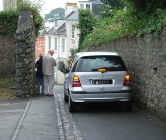 narrowpavements.jpg